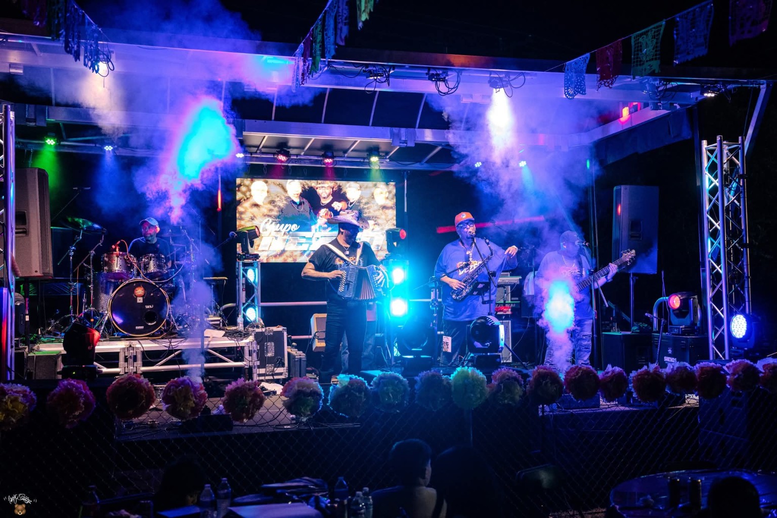 Live concert with synchronized lighting, haze and LED video